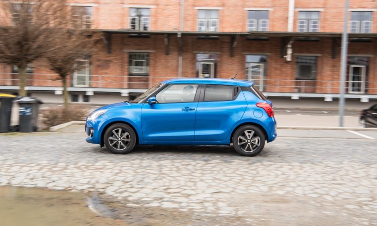 Suzuki Swift 1.2 DualJet Hybrid Comfort Mild Hybrid im Test und Fahrbericht Ausstattung Verbrauch AUTOmativ.de Benjamin Brodbeck 13 750x450 - Suzuki Swift 1.2 Hybrid Fahrbericht: Modern in kleinem Rahmen