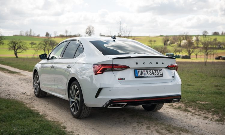 Skoda Octavia RS iV PHEV WIRKLICH ein RS Fahrdynamik Ausstattung Test mit Benjamin Brodbeck 30 750x450 - Skoda Octavia RS iV (2021): Sportlich dank Plug-in Hybrid