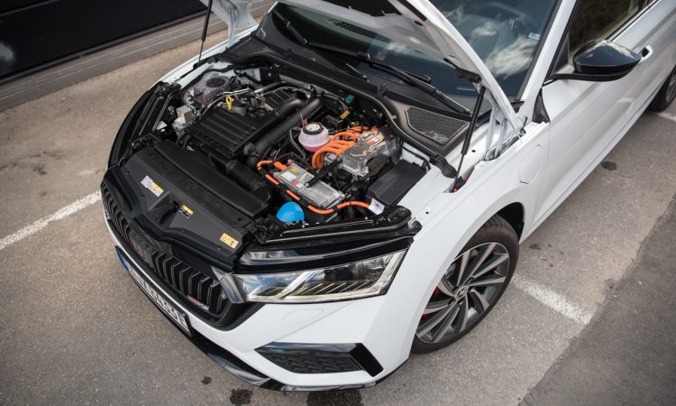 Skoda Octavia RS iV PHEV WIRKLICH ein RS Fahrdynamik Ausstattung Test mit Benjamin Brodbeck 8 750x450 - Skoda Octavia RS iV (2021): Sportlich dank Plug-in Hybrid