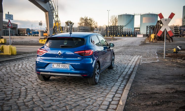 Renault Clio E Tech 140 Hybrid Test AUTOmativ.de HQ 7 750x450 - Renault Clio E-Tech 140 im Fahrbericht: Kompliziert - aber schick!