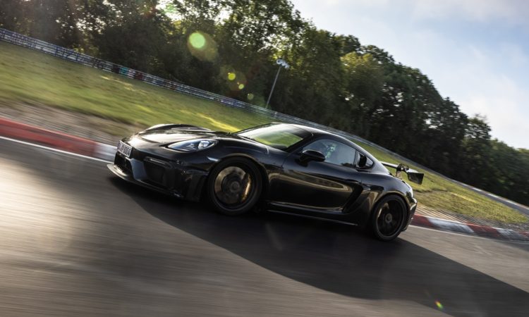 Neuer Porsche 718 Cayman GT4 RS Nordschleife Rekord AUTOmativ.de 3 750x450 - Neuer Porsche 718 Cayman GT4 RS mit mega Flügel und neuem Nordschleifen-Rekord!