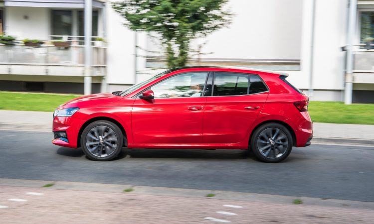 Skoda Fabia 1.0 TSI Style 81 kW Velvet Rot Fahrbericht Test Review AUTOmativ.de Benjamin Brodbeck 34 750x450 - Fahrbericht neuer Skoda Fabia (1.0 TSI): Cleverster Kleinwagen überhaupt?