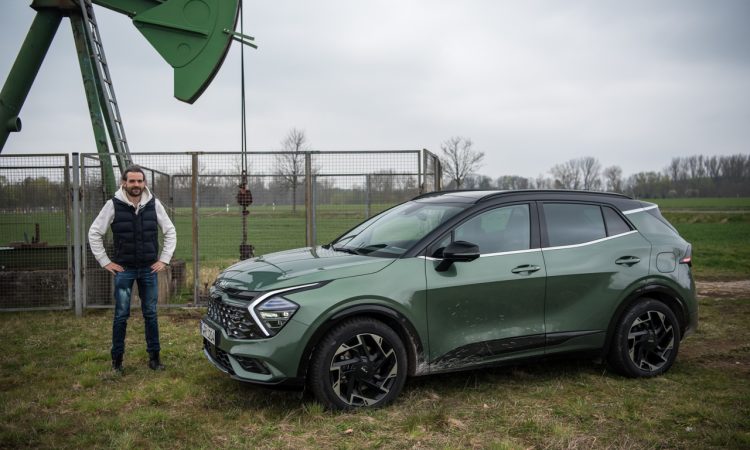 Kia Sportage 1.6 T GDI 48V AWD GT Line 2022 Fahrbericht Test Review Ausstattung Preis Fahrdynamik AUTOmativ.de Benjamin Brodbeck Kia Sportage in Experiance Green Metallic 78 750x450 - Neuer Kia Sportage Fahrbericht: Mit eigenem Radstand für Europa