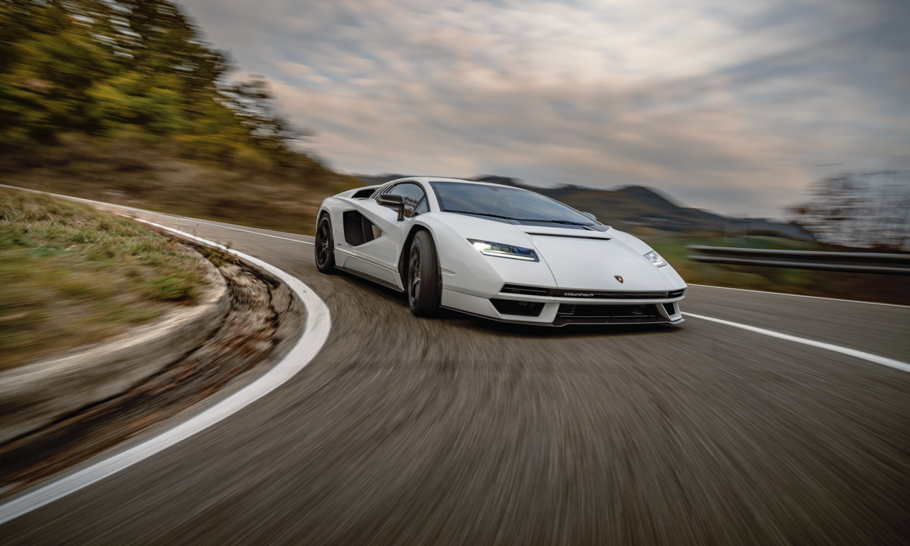 Lamborghini Countach LPI 800 4 AUTOmativ.de 10 - Lamborghini Countach LPI 800-4: Traum-Sportler-Ikone in freier Wildbahn