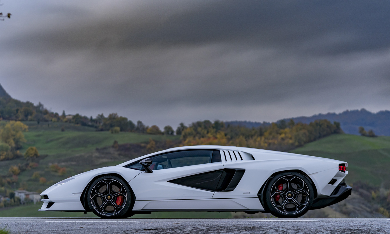 Countach LPI 8004 TraumSportlerIkone in freier Wildbahn