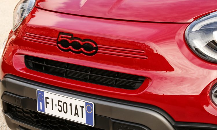 Fiat 500X mit neuen Preisen und RED Sondermodell zum Modelljahr 2022 2 750x450 - Fiat 500X mit neuen Preisen und (RED) Sondermodell zum Modelljahr 2022