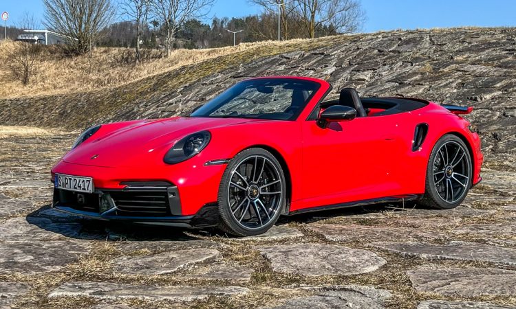 Porsche 911 Turbo S Cabriolet indischrot AUTOmativ.de 10 750x450 - Pure Gönnung: Das Frühjahr mit einem 250.000-Euro Porsche 911 Turbo S Cabriolet durchstarten!