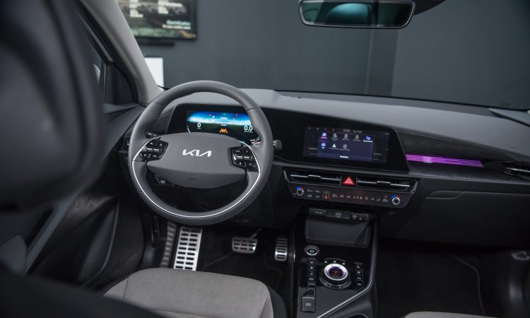 Kia Niro EV 2022 Sitzprobe Elektroauto SUV Review Test AUTOmativ.de 29 750x450 - Kia Niro EV (2022): Erste Sitzprobe, Ausstattung und Preise