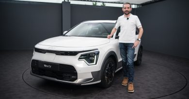 Kia Niro EV 2022 Sitzprobe Elektroauto SUV Review Test AUTOmativ.de 34 390x205 - Kia Niro EV (2022): Erste Sitzprobe, Ausstattung und Preise