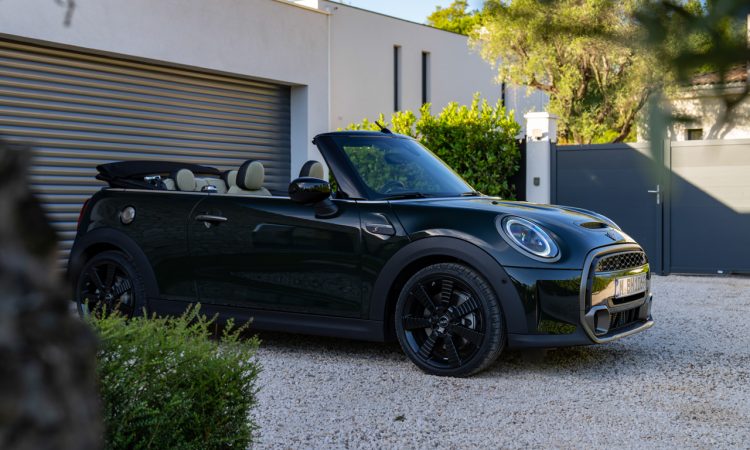 Sondermodell fuer das Fruehjahr Mini Cooper S Cabrio Resolute Edition 1 750x450 - Sondermodell für's Frühjahr: Mini Cooper S Cabrio Resolute Edition￼