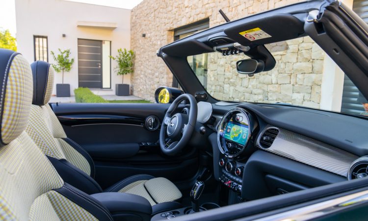 Sondermodell fuer das Fruehjahr Mini Cooper S Cabrio Resolute Edition 11 750x450 - Sondermodell für's Frühjahr: Mini Cooper S Cabrio Resolute Edition￼