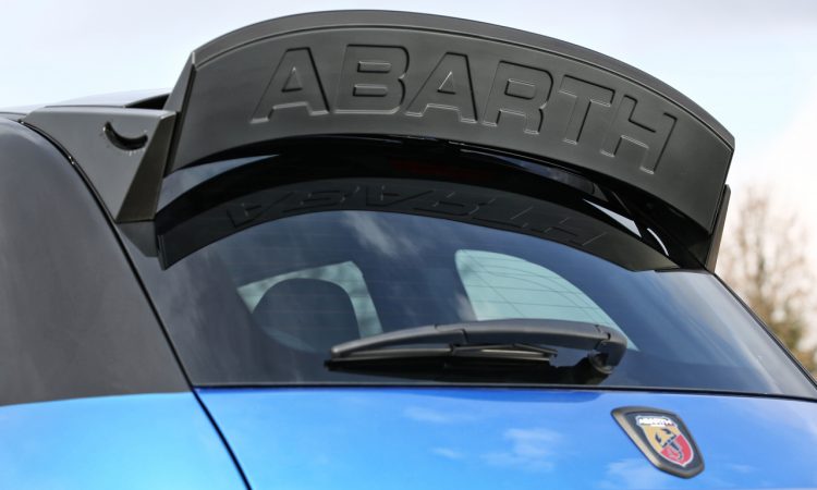 Sonderserie Abarth 695 Tributo 131 Rally auf 695 Einheiten limitiert AUTOmativ.de 10 750x450 - Sonderserie Abarth 695 Tributo 131 Rally: Der macht Lust auf mehr!