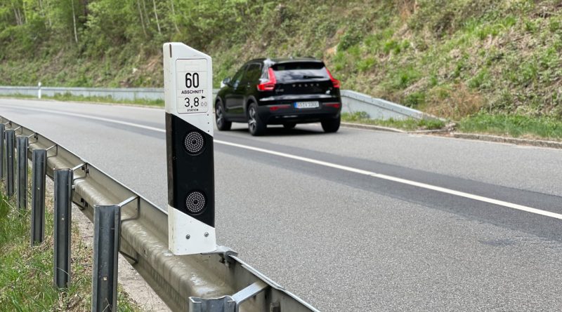 Abstand Pfosten Autobahn
