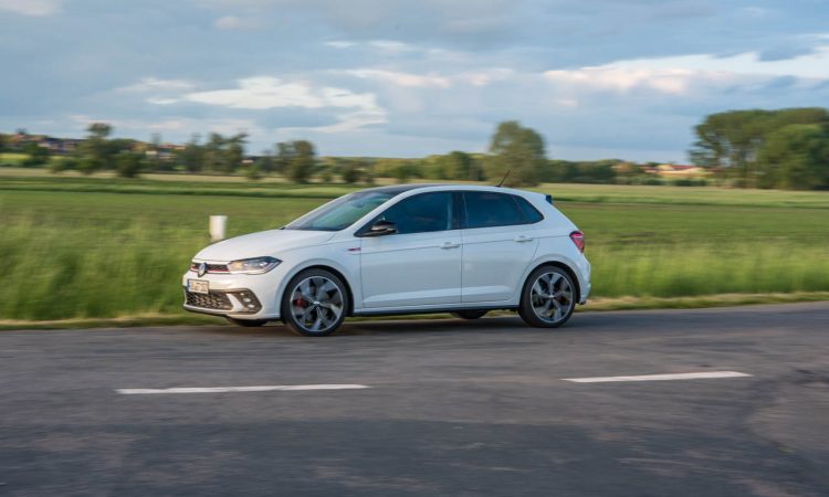 Neuer VW Polo GTI 2022 mit 207 PS Fahrbericht Test Technik Autobahn Landstrasse Fahrwerk Preis Leistung Volkswagen AUTOmativ.de Benjamin Brodbeck 23 Kopie 1 750x450 - Fahrbericht VW Polo GTI (2022): Ein gutes Gesamtpaket hat seinen Preis