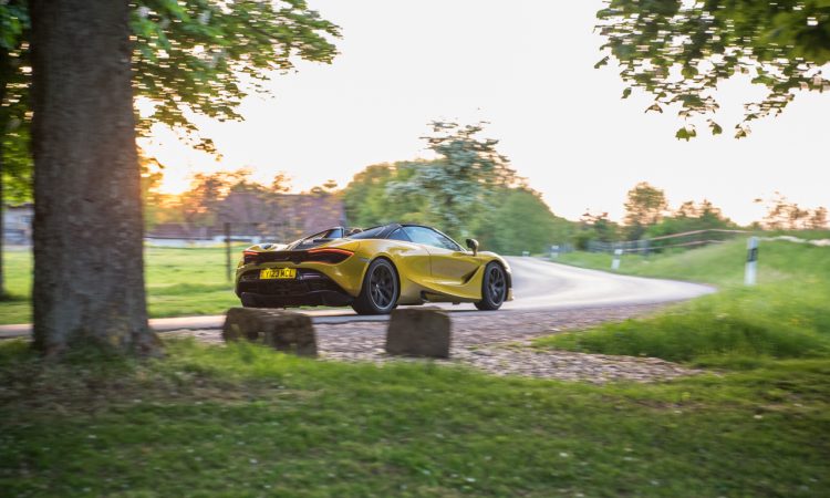 McLaren 720S Spider MY2021 Test und Fahrbericht McLaren in Solis Yellow Supersportwagen Stuttgart AUTOmativ.de Benjamin Brodbeck 44 750x450 - McLaren 720S Spider Fahrbericht: Das ist Kunst - das muss bleiben