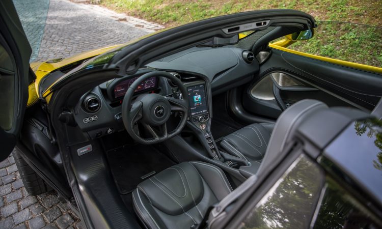 McLaren 720S Spider MY2021 Test und Fahrbericht McLaren in Solis Yellow Supersportwagen Stuttgart AUTOmativ.de Benjamin Brodbeck 94 750x450 - McLaren 720S Spider Fahrbericht: Das ist Kunst - das muss bleiben