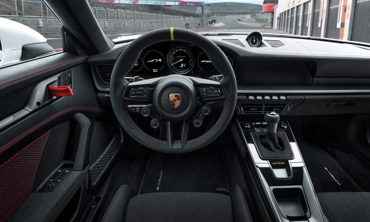 Neuer Porsche 911 GT3 RS Gen. 992 Premiere Vorstellung Details Leistung Preis AUTOmativ.de Andreas Preuninger 38 750x450 - Porsche 911 GT3 RS (992): Mächtigster Saug-Renner kommt Ende des Jahres