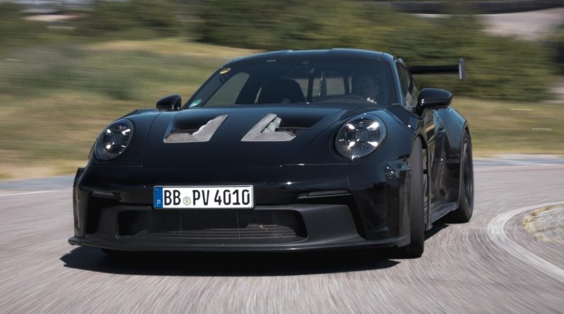 Porsche 911 GT3 RS 992 Gen. 2022 2023 Aerodynamik Supersportwagen Fahrwerk AUTOmativ.de 3 800x445 - Porsche 911 GT3 RS (992): Mächtigster Saug-Renner kommt Ende des Jahres