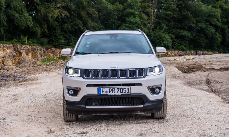 Jeep Compass im Fahrbericht AUTOmativ.de Benjamin Brodbeck 30 750x450 - Jeep Compass 1.4 Fahrbericht: Cool, aber träger Motor und schwammige Lenkung