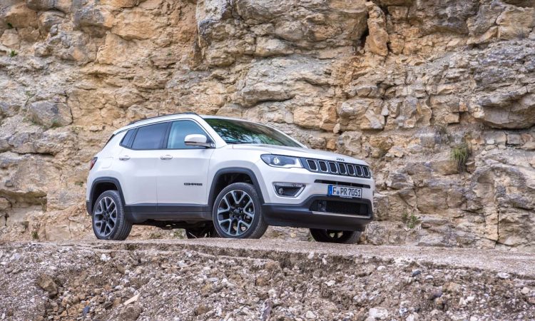 Jeep Compass im Fahrbericht AUTOmativ.de Benjamin Brodbeck 750x450 - Jeep Compass 1.4 Fahrbericht: Cool, aber träger Motor und schwammige Lenkung