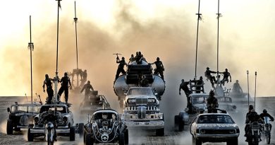 Mad Max Filmszene 390x205 - Die Top 10 epischen Autoszenen in Filmen