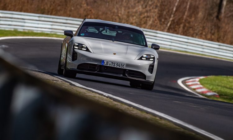 Nuerburgring Nordschleife Rekorde Porsche Taycan Turbo S mit Performance Kit so schnell wie Zonda F GT3 RS oder Koenigsegg CCX Taycan Turbo S Rekordhalter Tesla Model S Plaid AUTOmativ.de 3 750x450 - Nordschleife: Porsche Taycan Turbo S (Performance-Kit) schneller als Zonda F, GT3 RS oder Koenigsegg CCX!