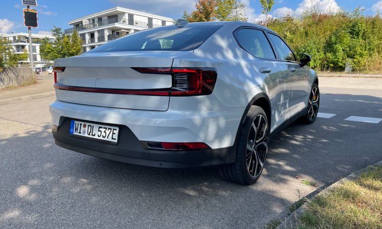 Polestar 2 im Test 78 kWh 300 kW Leistung Allrad AUTOmativ.de Volvo Dual Motor Fahrbericht 16 750x450 - Polestar 2 (300 kW) gefahren: Top Gesamtpaket, aber fehlender "Will-Haben"-Faktor