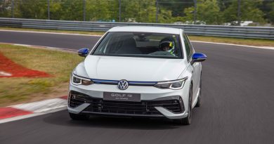 VW Golf R 20 Years ist der schnellste Volkswagen R auf der Nuerburgring Nordschleife AUTOmativ.de Volkswagen Benny Leuchter 2 390x205 - VW Golf R „20 Years“ schneller als Clubsport S auf der Nürburgring-Nordschleife