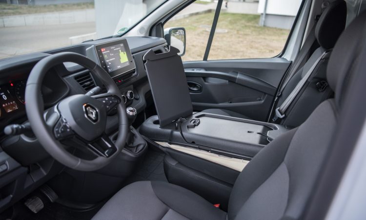 01Renault Trafic Kastenwageen 2022 im Test und Fahrbericht Ausstattung Preis Fahrdynamik Verbrauch AUTOmativ.de Benjamin Brodbeck 88 750x450 - Neuer Renault Trafic dCi 150 Kastenwagen (L1H1) im Fahrbericht: Der ist es!