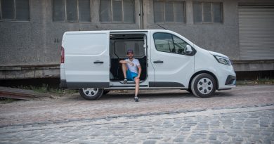 Renault Trafic Kastenwageen 2022 im Test und Fahrbericht Ausstattung Preis Fahrdynamik Verbrauch AUTOmativ.de Benjamin Brodbeck 98 390x205 - Neuer Renault Trafic dCi 150 Kastenwagen (L1H1) im Fahrbericht: Der ist es!