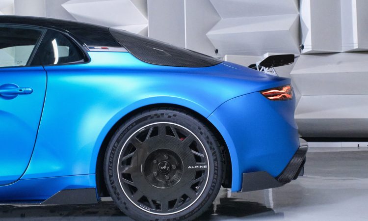 neue Alpine A110 R 100 Exemplare limitiert AUTOmativ.de 2 750x450 - Die neue Alpine A110 R: Geht es noch radikaler?