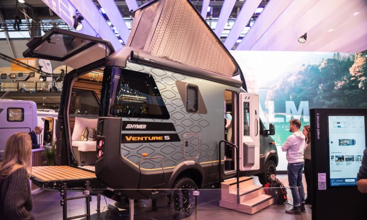 Hymer Venture S 2023 Expeditionsmobil Wohnmobil CMT 2023 Stuttgart Mercedes Sprinter Basis AUTOmativ.de 1 750x450 - Hymer Venture S (2023): Offroad-Camper auf Sprinter-Basis als rollendes Tinyhouse