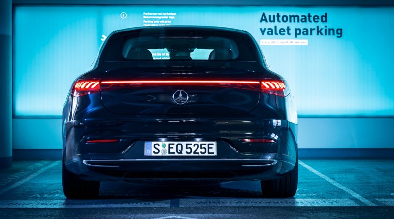 Mercedes EQS Autonomes Parken im Flughafen Stuttgart 2023 AUTOmativ.de 1 800x445 - Mercedes EQS: Autonomes Parken im Stuttgarter Flughafen-Parkhaus