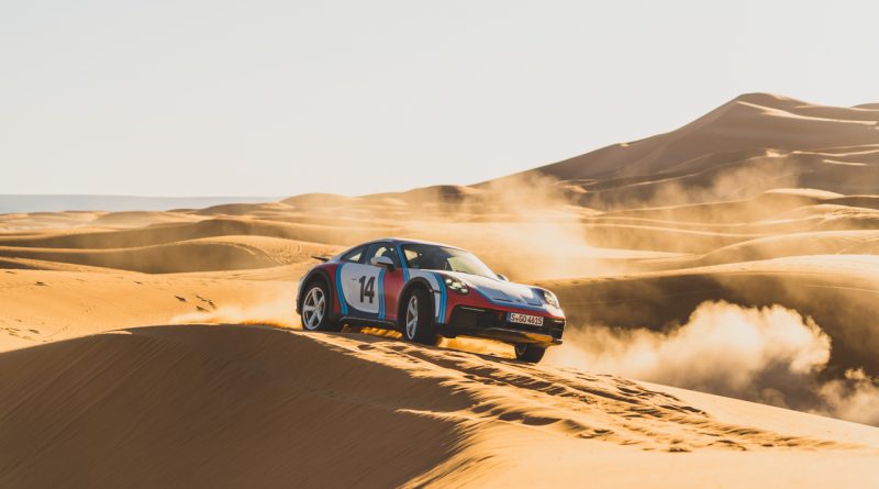 Porsche 911 Dakar 2023 neue Folierungen und Dekorklebe Sets 2023 Martini Racing Porsche Exclusive Manufaktur AUTOmativ.de 1 1 800x445 - Noch individueller: Porsche 911 Dakar mit exklusiven Dekoren über Porsche Exclusive