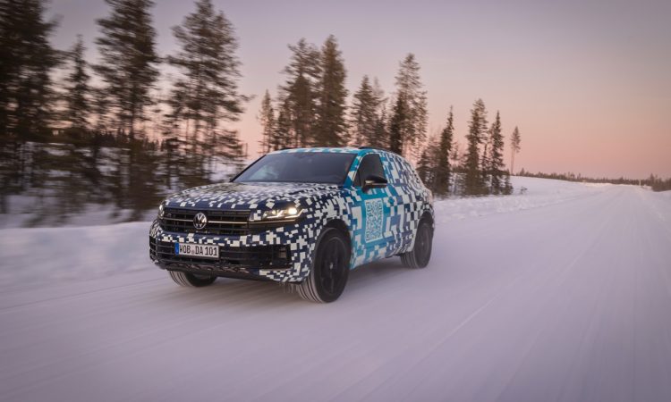 Neuer VW Touareg (2024) mit weiterentwickeltem Interieur - wieder als Touareg R ab Sommer 2023 VW Touareg 2023 Prototyp AUTOmativ.de 6 750x450 - Neuer VW Touareg (2024) mit weiterentwickeltem Interieur - wieder als Touareg R ab Sommer 2023