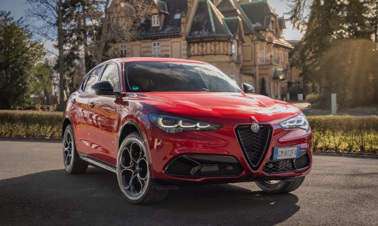 Facelift fuer Alfa Romeo Stelvio 2023 Alfa Romeo und NFT Dokumentation Wartungshistorie AUTOmativ.de 4 750x450 - Facelift für Alfa Romeo Stelvio (2023): So sexy können NFTs sein