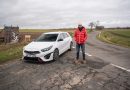 Kia Ceed GT 2023 im Test und Fahrbericht Fahrdynamik Preis Ausstattung vergleich zu Hyundai i30 N AUTOmativ.de Benjamin Brodbeck 4 130x90 - Kia EV9 GT-Line (2024) Fahrbericht: Elektrischer Allrad-Bigfoot mit 385 PS fährt effizient