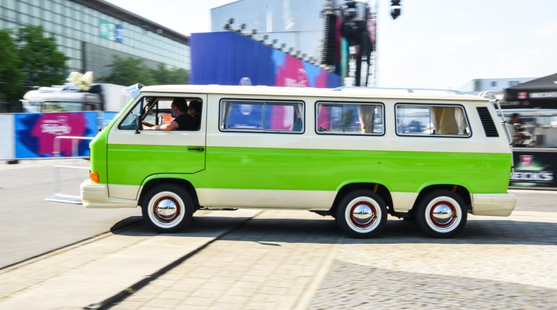 Volkswagen VW Bus Festival 2023 Hannover VW ID. Buzz LWB langer Radstand ID. Buzz Long IDBuzz VW ID Buzz 2024 Test Review Video Details 21 800x445 - VW Bus Festival 2023 in Hannover: Impressionen