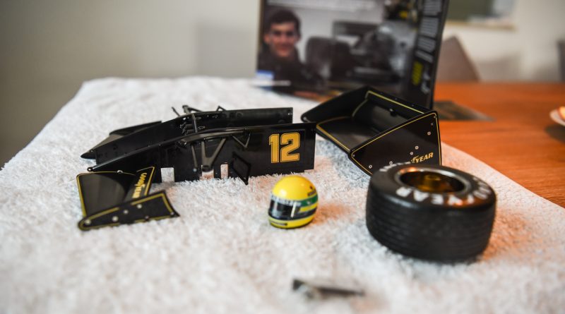 Formel 1 Lotus Renault 97T von Ayrton Senna Modellauto deAgostini Collectibles Test des Abos und Bau AUTOmativ.de 7 800x445 - Legende Ayrton Senna: Test des Lotus Renault 97T Formel 1 Bausatzes von deAgostini