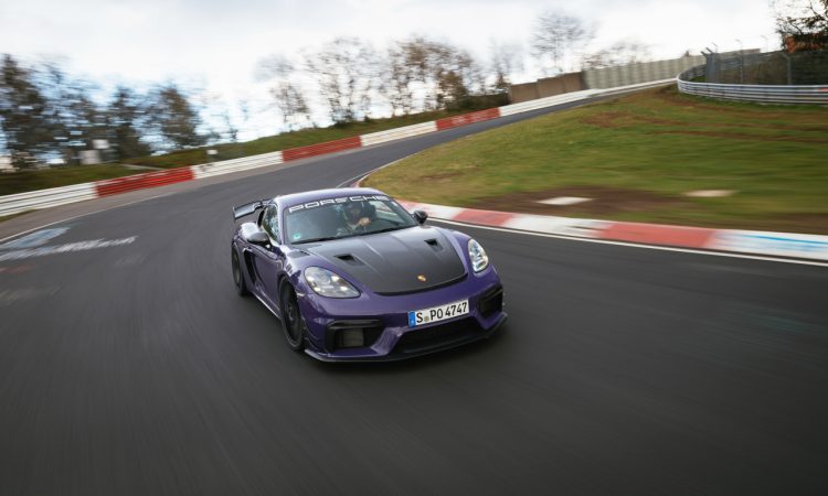 Porsche 718 Cayman GT4 RS MR Manthey Racing mit neuem Nordschleifen Rekord auf dem Nuerburgring Rekorde Nordschleife Porsche AUTOmativ.de 8 750x450 - Porsche 718 Cayman GT4 RS MR fährt die Nordschleife in 7:03.12 Sekunden!