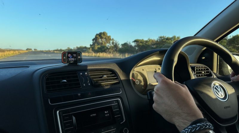 Saphe Drive Pro Verkehrsalarm und Blitzerwarner Test in Suedafrika und Kapstadt 2023 VW Polo Vivo Volkswagen Saphe Test AUTOmativ.de 8 800x445 - Test des Saphe Drive Pro Verkehrsalarms in Kapstadt, Südafrika: Funktioniert er?