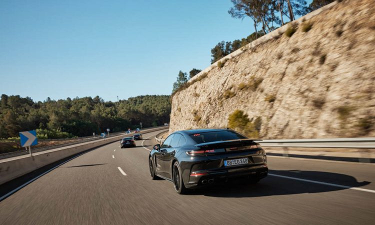 Porsche Panamera 2024 mit V8 und neuem PDK auf letzten Abstimmungsfahrten AUTOmativ.de News Porsche Panamera E hybrid 2024 4 750x450 - Neue Generation des Porsche Panamera (2024) mit neuem PDK und wieder mit V8-Versionen