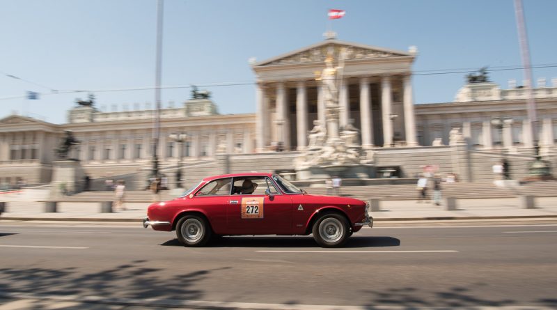 Vienna Classic Days 2016 Wien Oldtimer Raritaeten Oldies Porsche 356 Corvette C1 Beetle Kaefer Volkswagen VW Wiener Rauthaus Parlament Oldtimer Rallye AUTOmativ Benjamin Brodbeck 123 800x445 - Die besten Oldtimer-Investitionen, die im Wert steigen können