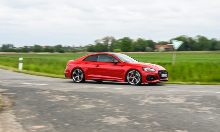 Audi RS 5 Competition Plus Paket 2023 im Fahrbericht und Test Preis Leistung Fahrdynamik mit Benjamin Brodbeck 8 750x450 - Audi RS5 mit Competition Plus Paket (2023) im Fahrbericht: Nicht ganz ohne Kompromisse