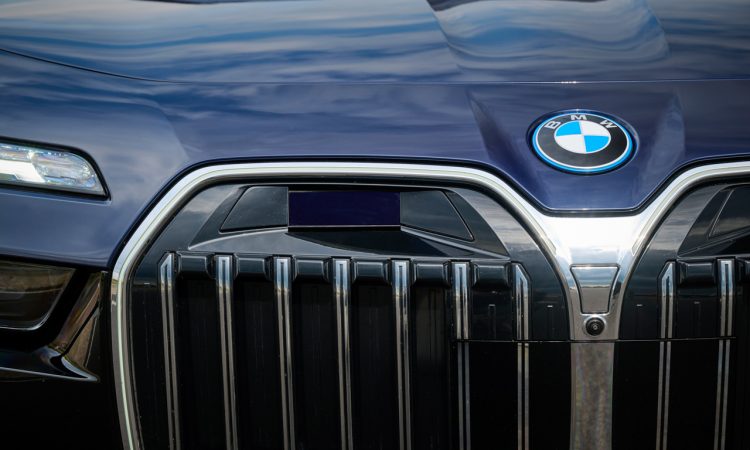 BMW 7er mit Level 3 ab Fruehjahr 2024 Filme schauen waehrend der Fahrt im neuen BMW 7er 2024 AUTOmativ.de 6 750x450 - BMW 7er mit Level 3 ab sofort für Frühjahr 2024 bestellbar: Filme schauen während der Fahrt