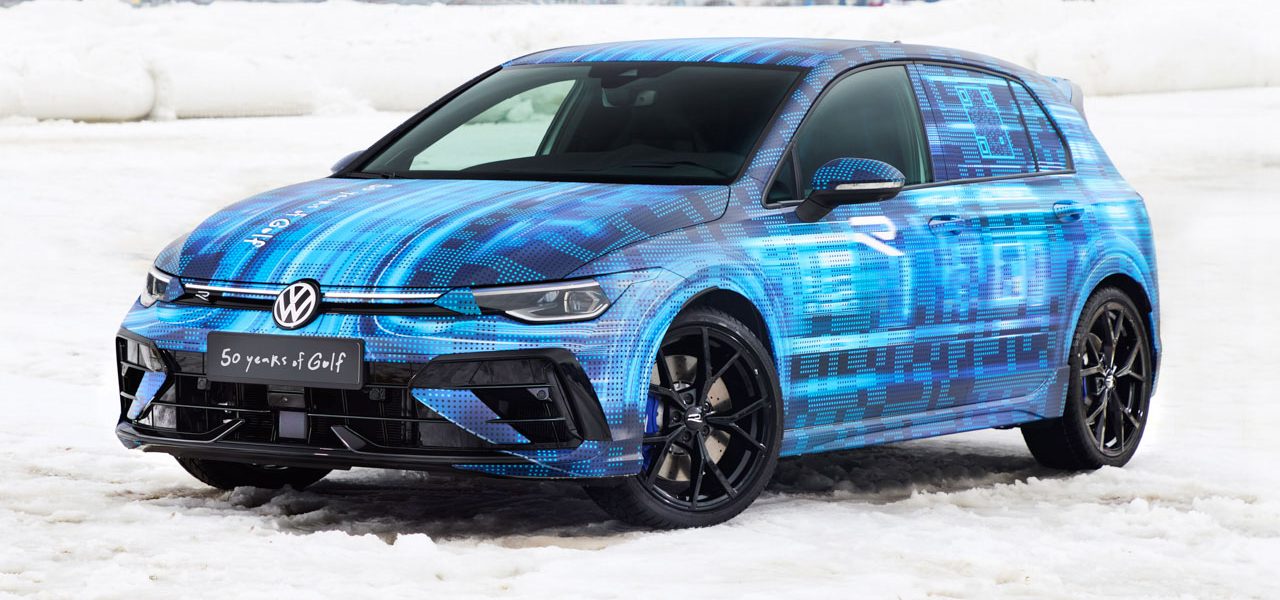 VW Golf R Facelift 2024 mit 333 PS und leicht aggressiverer Optik neuer VW Golf R in Zell am See beim FAT Ice Race 2024 AUTOmativ.de 3 1280x600 - VW Golf R Facelift (2024) mit 333 PS und aggressiverer Optik ab Herbst 2024 beim Händler