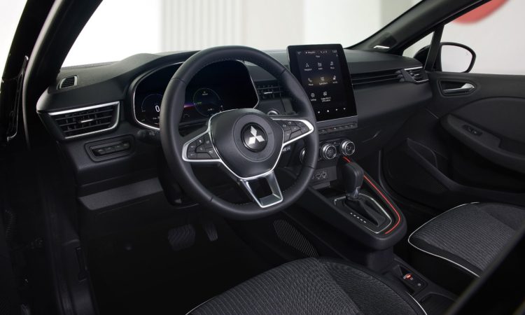 Neuer Mitsubishi Colt 2024 als Schwestermodell in Lizenz des Renault Clio drei Motorisierungen und vier Ausstattungsvarianten Ausstattung Preis AUTOmativ.de News 8 750x450 - Mitsubishi Colt (2024): Renault Clio auf japanisch kostet mindestens 16.490 Euro