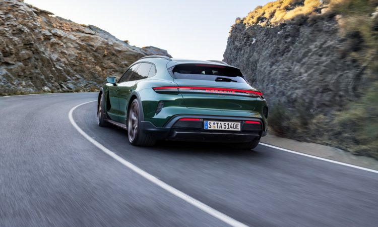 Porsche Taycan Facelift 2024 In 24 Sekunden auf 100 Km h Turbo S Auslieferungen ab April 2024 Preise Daten Neuerungen AUTOmativ.de News 9 750x450 - Porsche Taycan Facelift: In 2,4 Sekunden auf 100 (Turbo S), Auslieferungen ab April 2024