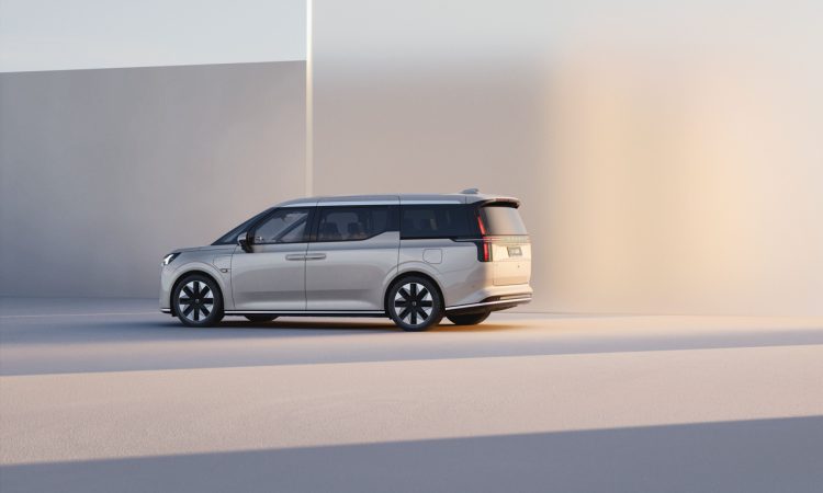 Volvo EM90 Van Familien Van 2024 rein elektrisch Konkurrenz zu VW Sharan VW Elektro Van AUTOmativ.de 1 750x450 - Volvo EM90 Van: Kommt er für 115.000 Euro mit 140 kWh Batterie nach Deutschland?