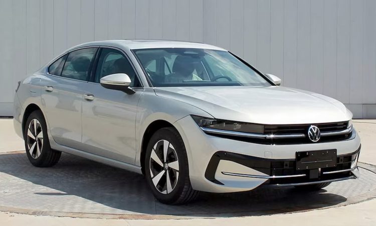 Drei Bildschirme fuer Volkswagen Magotan und weitere Modelle die kommen VW Magotan AUTOmativ.de News 01 1 750x450 - Künftige VW-Modelle kommen optional mit drei Bildschirmen im Cockpit